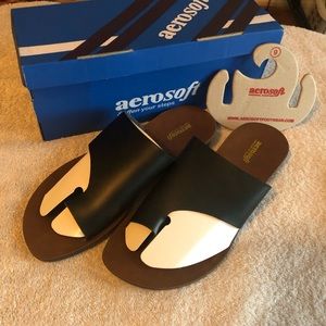 Aerosoft Black Sandals Size 8